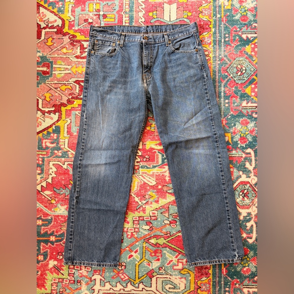 Levi's Men's Straight Jeans in Medium Blue Wash